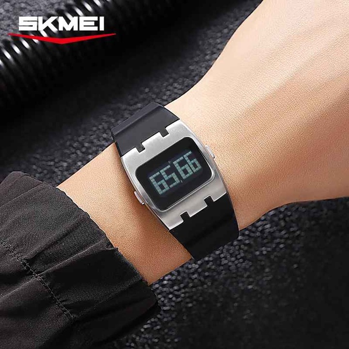 SKMEI 2415 Мъжки дигитален часовник със сребърен корпус – хронограф, EL осветление, календар, аларма, спортен, водоустойчив 3ATM