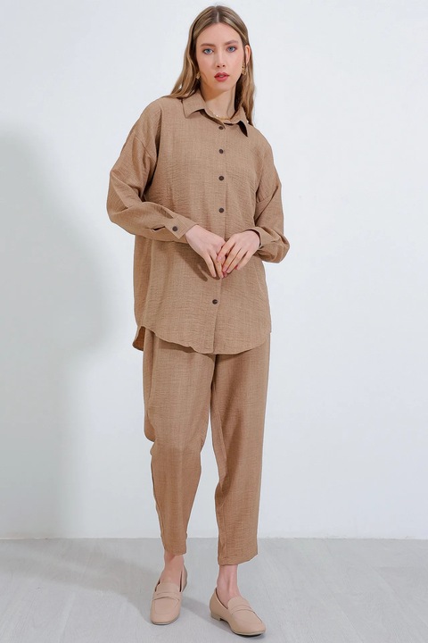 Compleu dama HiCCUP maro, Maro deschis