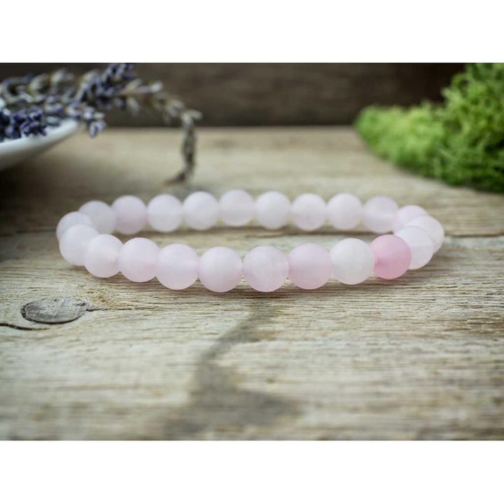 Гривна от матов розов кварц с минерал