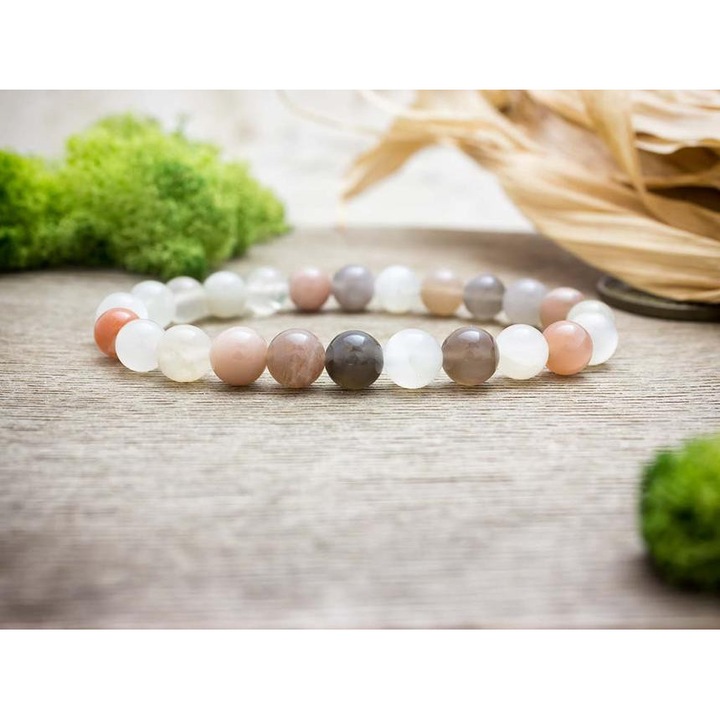 Гривна с минерал „Снежанка в пустинята“ с лунен камък