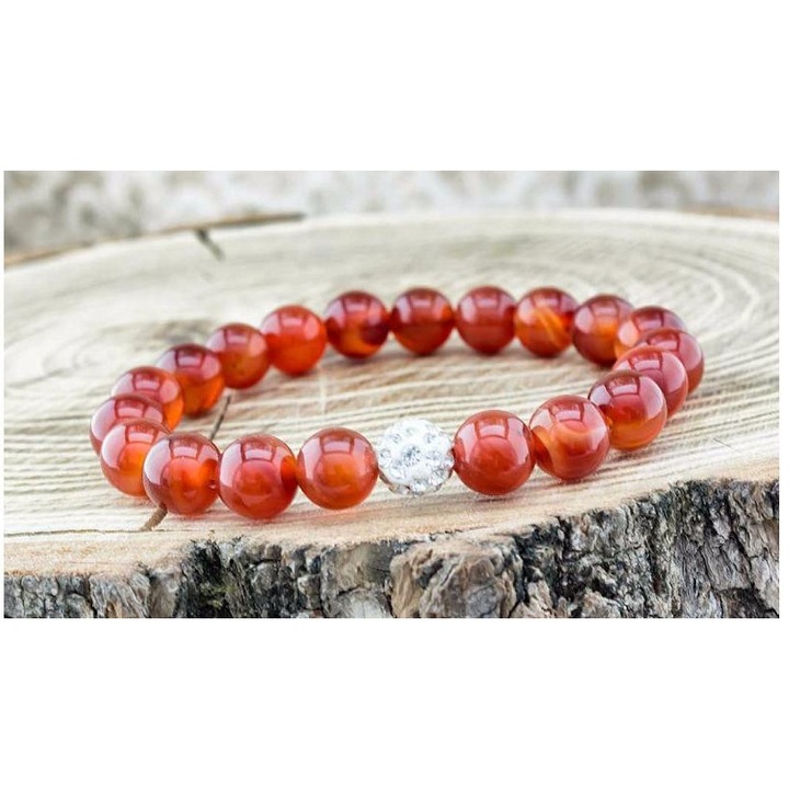 Гривна от минерали карнеол с кристална топка