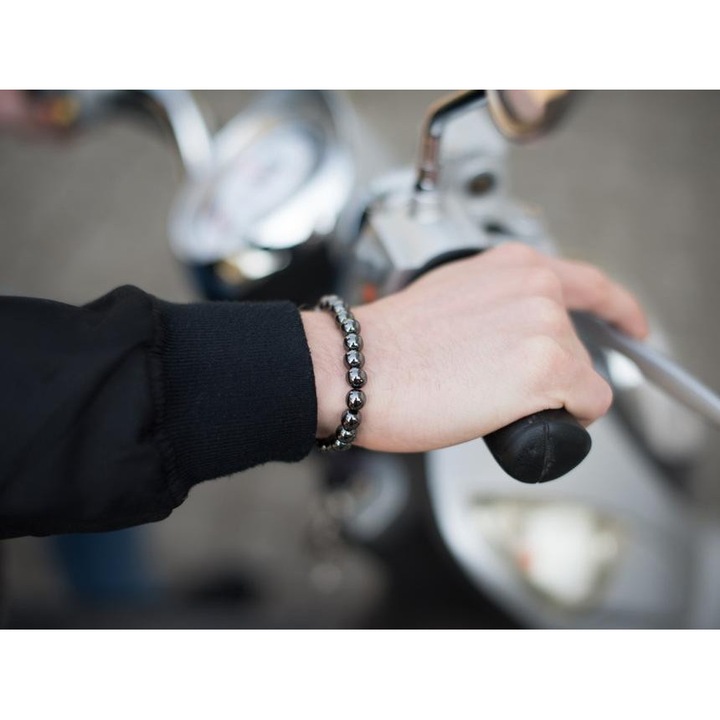 Гривна от минерал хематит