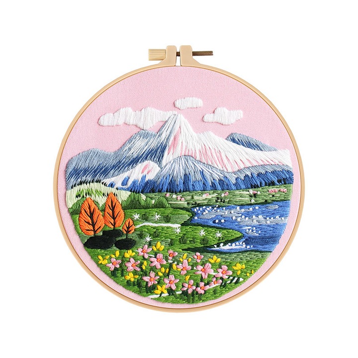 Kit de broderie peisaje, Scenic Escape, 29x29cm, bumbac, 3 ace de broderie, cerc de broderie din bambus, rame broderie 20x20cm