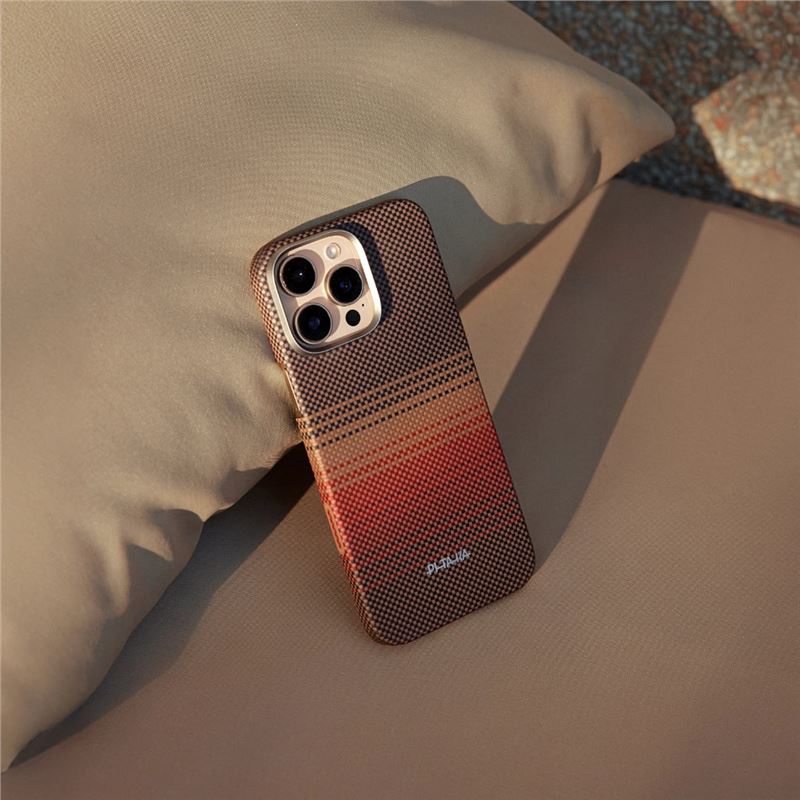Carcasa Pitaka Ultra-Slim PitaTap compatibila cu iPhone 16 Pro Max, Sunset