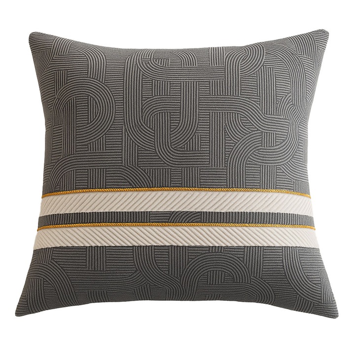 Fata de perna decorativa, Husa Barbaron, gri inchis, 45x45 cm, laminat auriu, material poliester, durabila, rezistenta la spalare, modele unice, certificata Oeko-Tex Standard 100