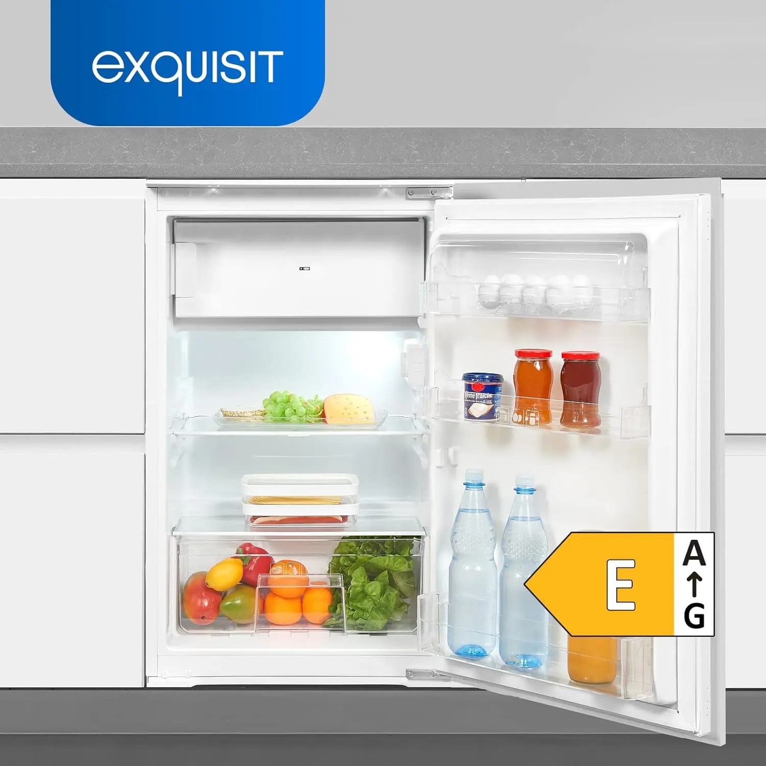 Mini frigider undercounter Exquisit, capacitate totala 119 litri, H 88 cm, congelator 4 stele, No Frost, compartiment pentru fructe si legume, 2 rafturi din sticla, iluminat interior LED, control mecanic de temperatura, picioare ajustabile, alb