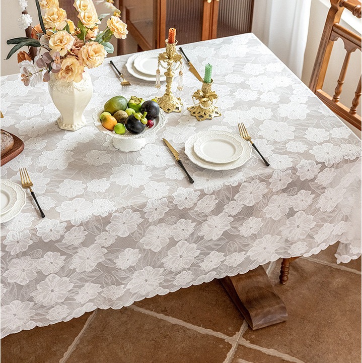 Foaie de masa din dantela franceza, 140 x 200 cm, cu model 3D Jacquard, alba