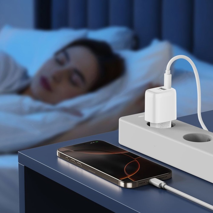 TECH-PROTECT NCA30 hálózati töltő, USB/USB-C, 30W, Quick Charge 3.0, Gyors hálózati töltés, Lightning kábel mellékelve, Fehér