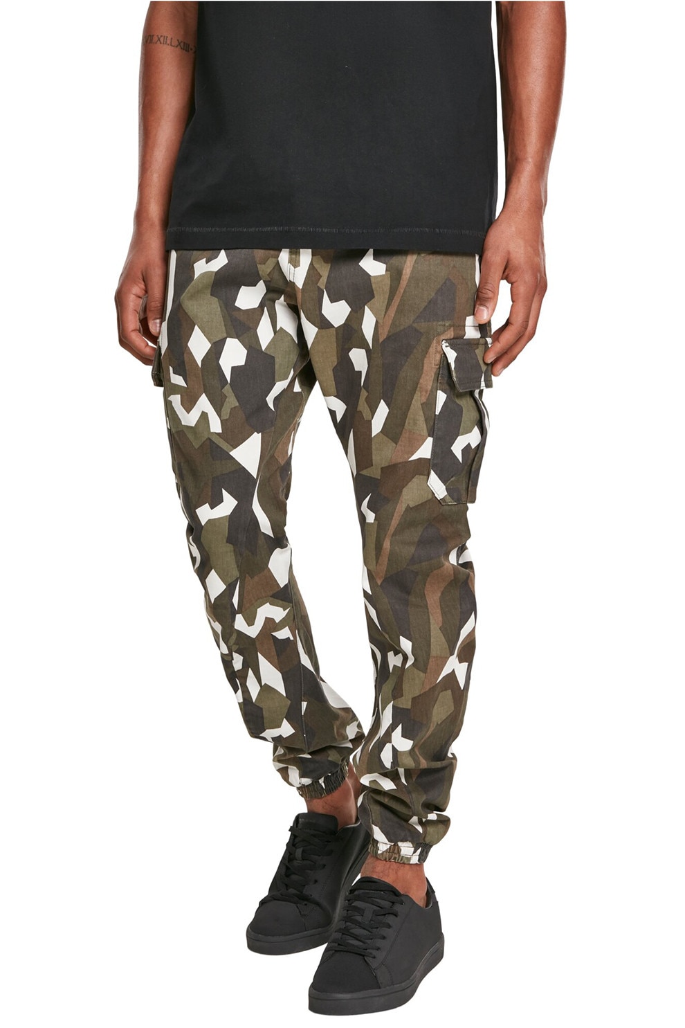 Urban Classics, Pantaloni cargo cu model camuflaj si geometric, Alb, Verde feriga, 32