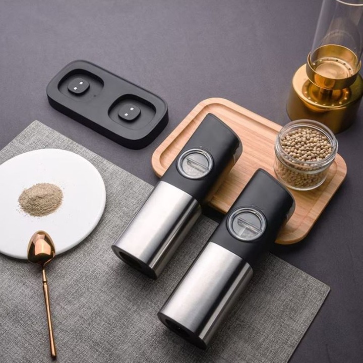 Комплект от 2 електрически мелнички за сол и черен пипер, AB Luxury Concept, с прозрачни отделения за съхранение, презареждащи се, USB-C кабел, четка за почистване, стойка за зареждане, неръждаема стомана, сиво/черно