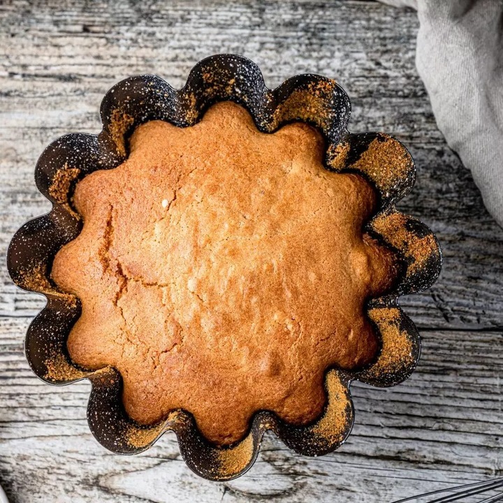 Forma pentru copt, antiaderenta, neagra, diametru 23,5 cm, Klausberg