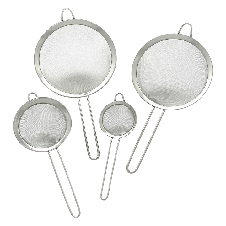 Set 4 site din inox, dimensiuni: 8cm, 12cm, 18cm, 20cm, cu maner pentru agatat