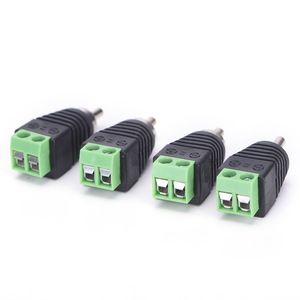 Kábelek és adapterek