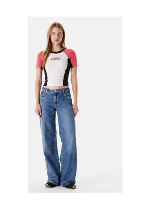 Pulover tricotat din viscoza cu model colorblock si logo brodat pe piept