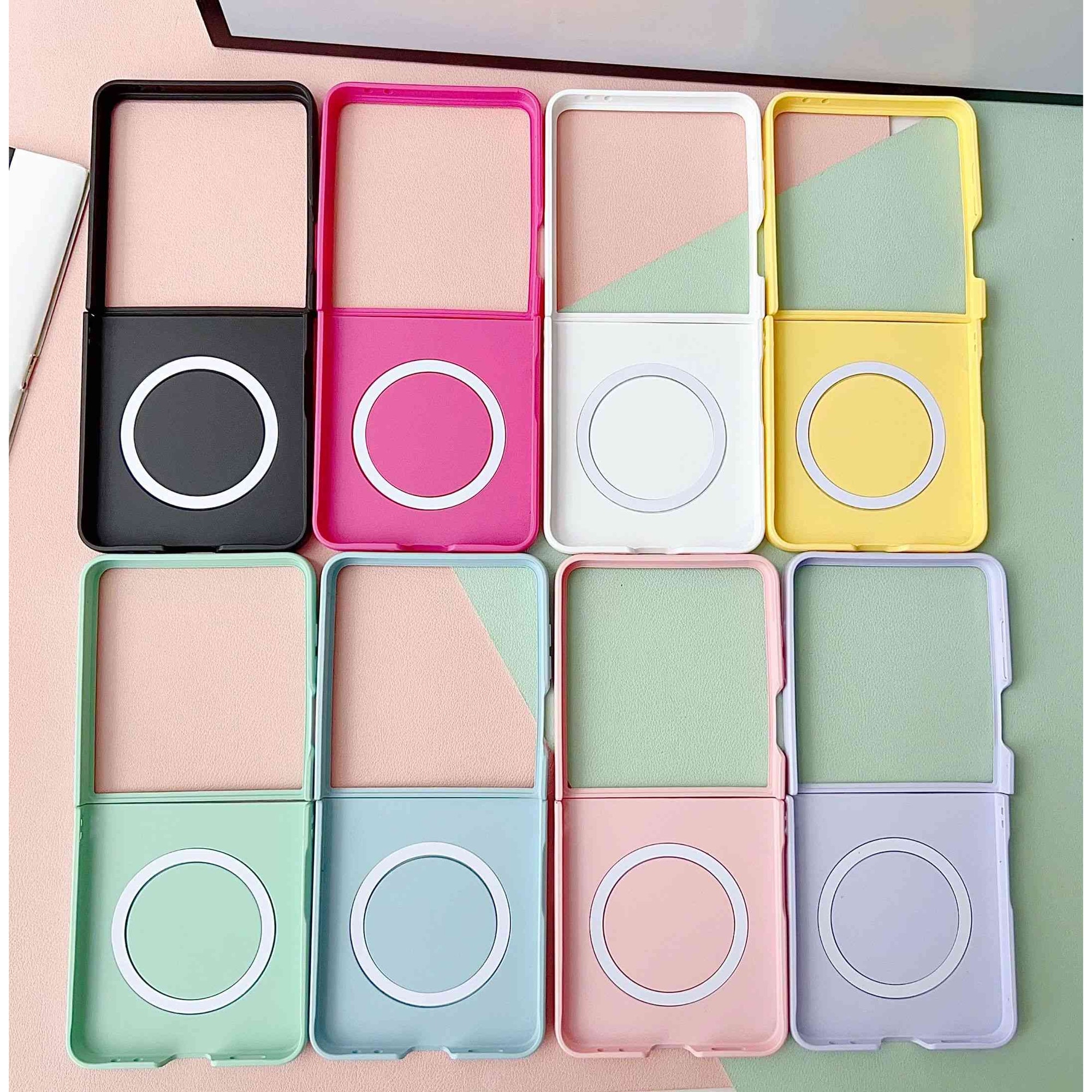 Husa Compatibila Samsung Galaxy Z Flip7, Model Valuri, Magsafe, Protectie Antisoc, Textura Prietenoasa Cu Pielea, Negru