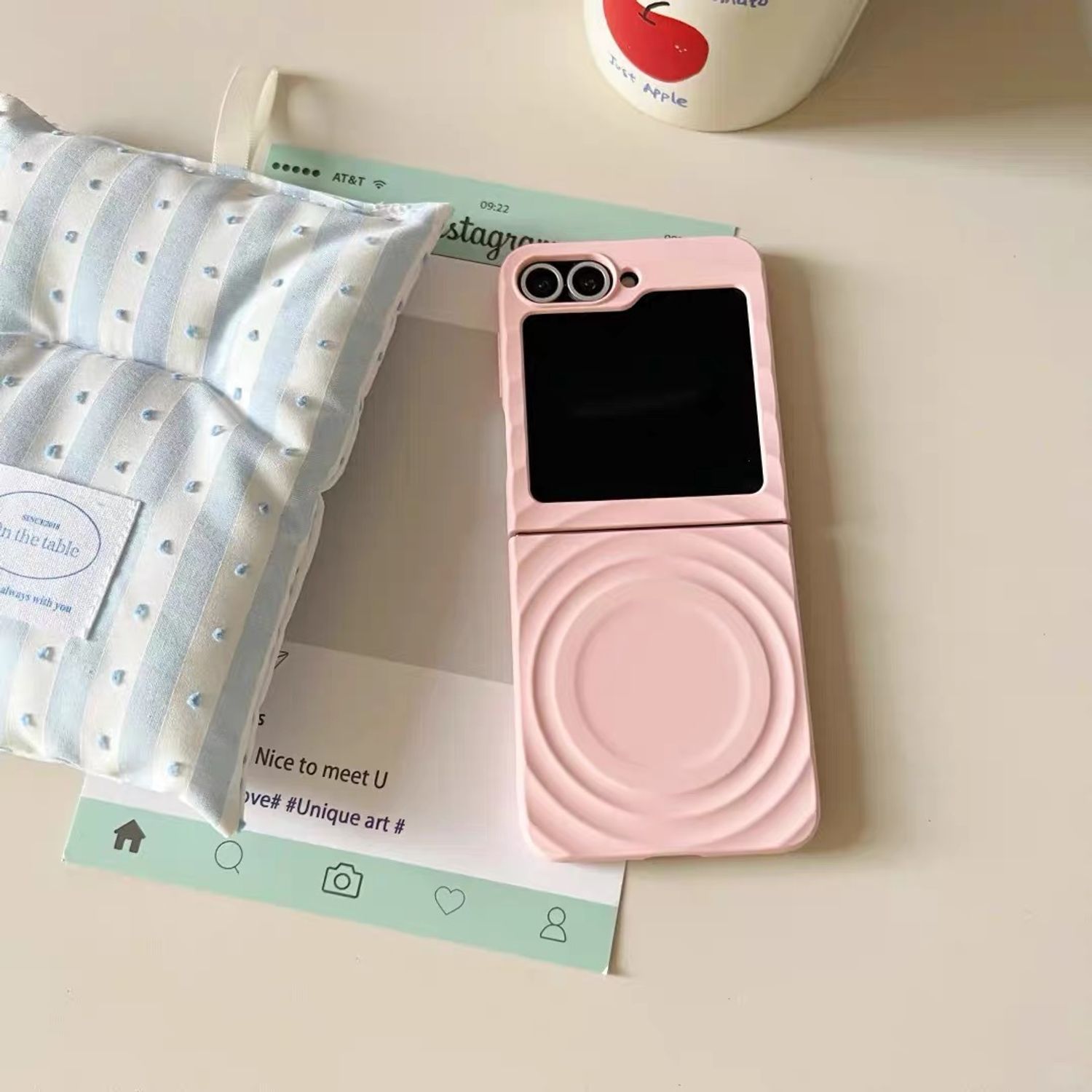 Husa Compatibila Samsung Galaxy Z Flip7, Model Valuri, Magsafe, Protectie Antisoc, Textura Prietenoasa Cu Pielea, Roz