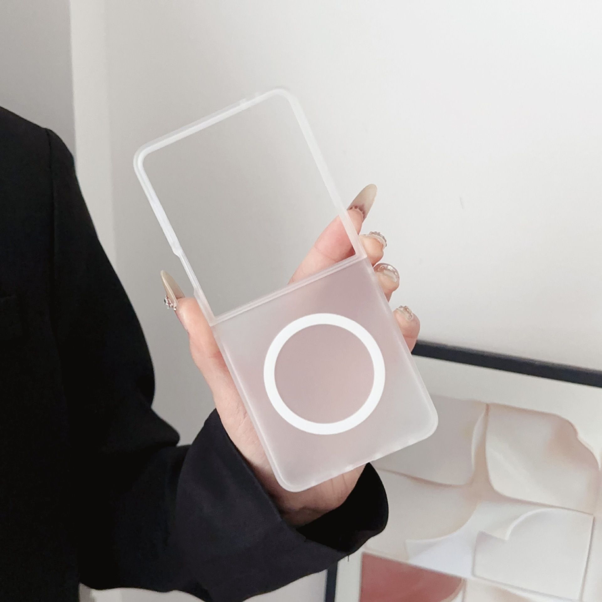 Husa telefon compatibila cu Samsung Galaxy Z Flip7, Protectie Colturi, MagSafe, Alb Mat Transparent