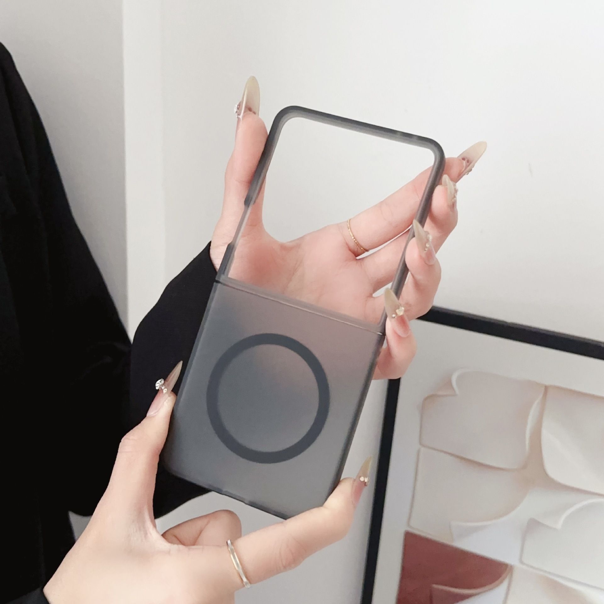 Husa telefon compatibila cu Samsung Galaxy Z Flip7, Protectie Colturi, MagSafe, Negru Mat Transparent