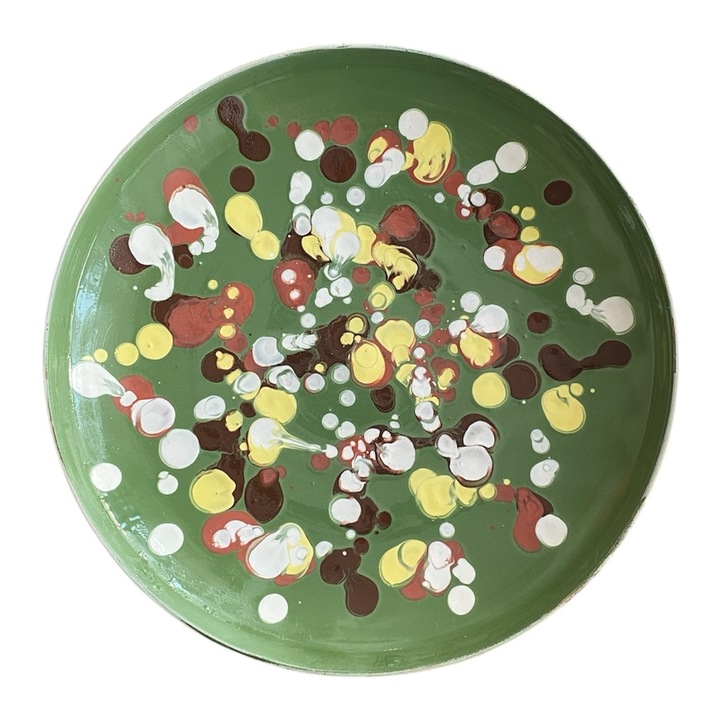 Horezu kerámia tányér – „Színfolt” modell – 20–22 cm – Kézzel készített, kézzel festett, kézzel készített, eredeti román