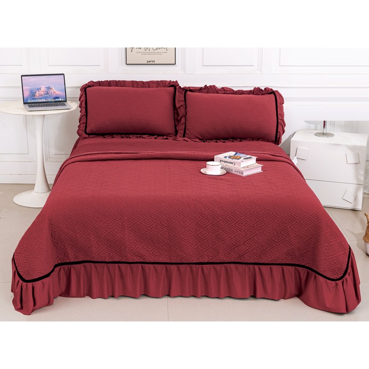 Set Cuvertura de Pat CHIRASO, model CATIFEA, cu Volanase, 3 Piese, 230x250 cm, include 2 Fete de Perna 52x72 cm, UNI, rosu inchis