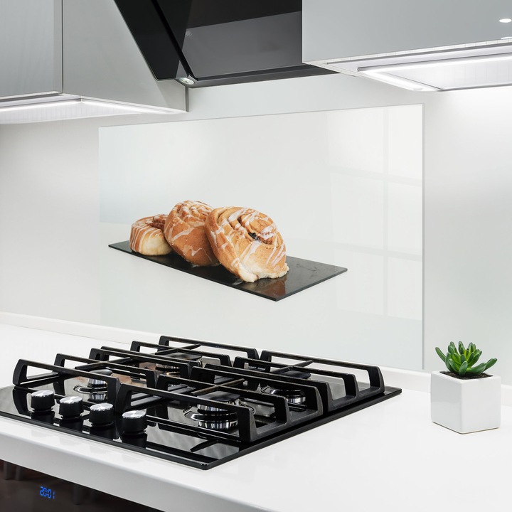 ARTHUB, Konyhai üveg hátfal 80x120 cm, 4 mm edzett, Védő gáz­tűzhely, Fröccsenésgátló, Hőálló, élelmiszerek, édességek, Cinnamon Rolls