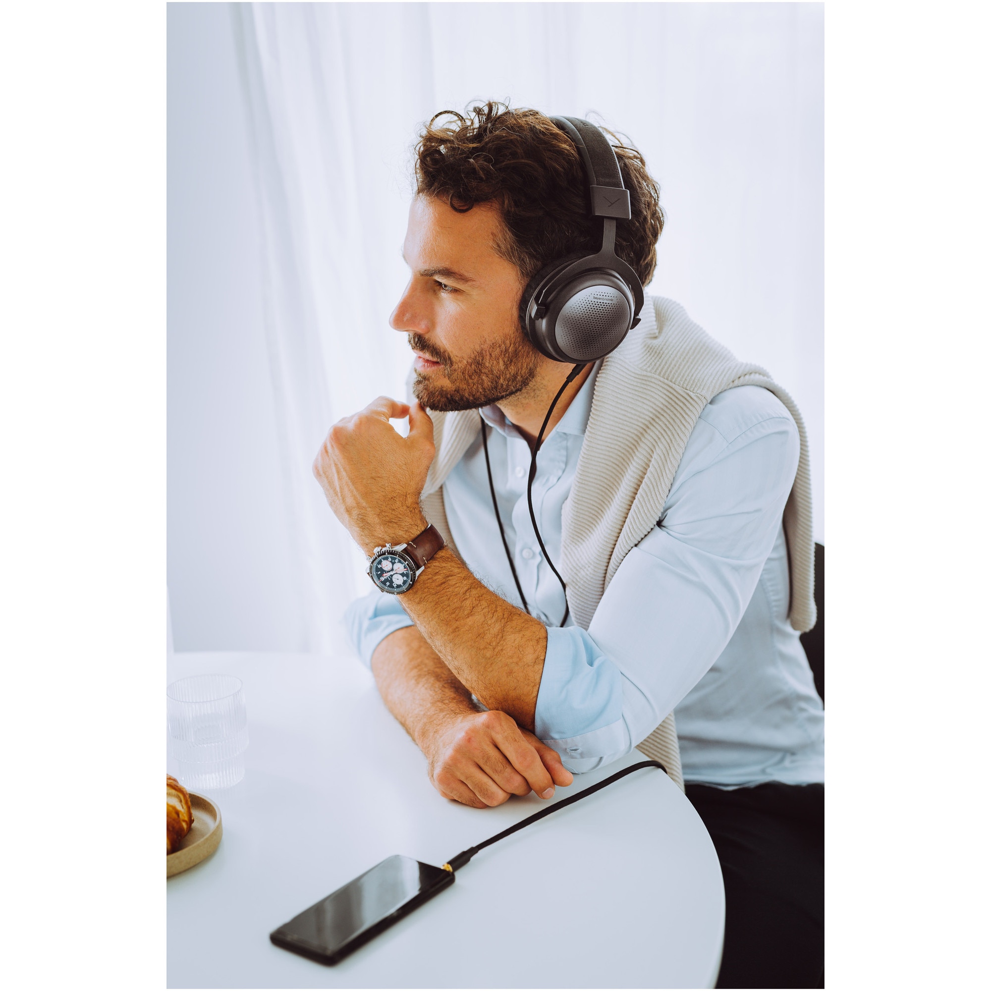 Casti Over-Ear Beyerdynamic T1 3rd generation, Cu Fir, Hi-Res Audio, Tesla Technology, Black