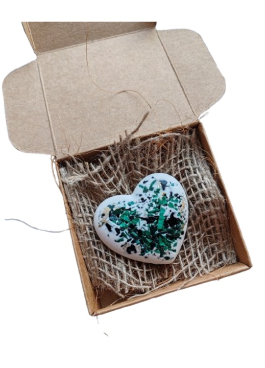 Brosa Dama Inima, Rasina ecologica, Cristale naturale, Malachit