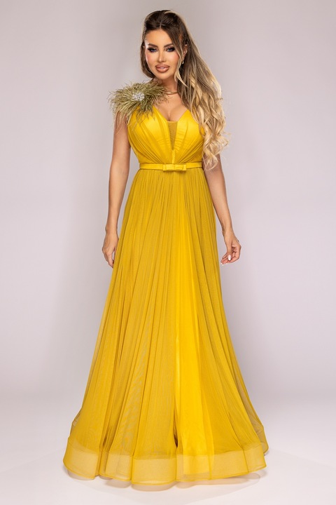 Дълга рокля от тюл в цвят горчица с аксесоар от пера, RN 2598ms