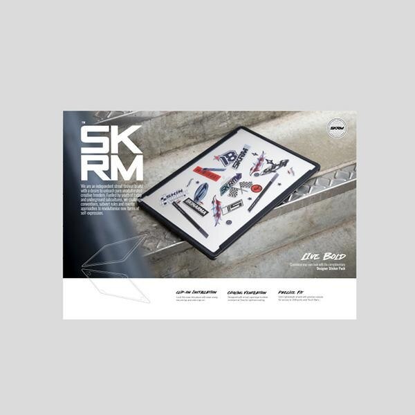 Husa pentru MacBook Air 15" Skinarma, transparenta, design elegant, usoara