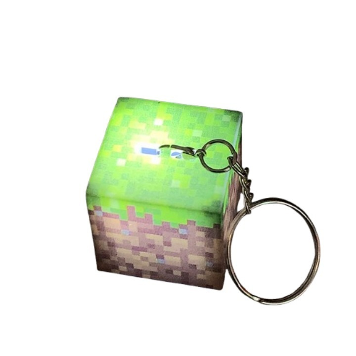 Minecraft kulcstartó medál, fűkocka, zöld/barna, 2.5x2.5x2.5cm