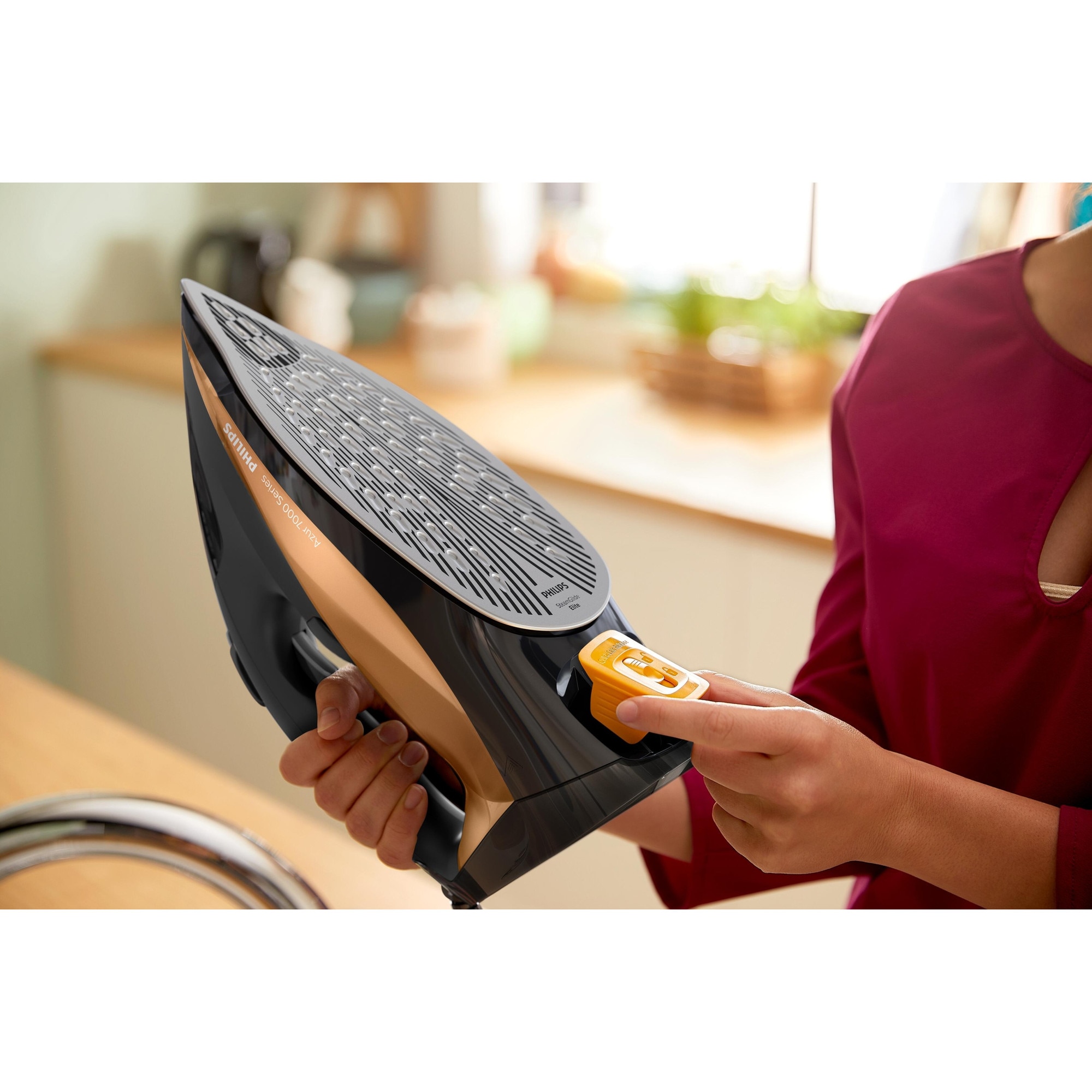 Fier de calcat Philips Azur 7000, 2800 W, 250 g/min abur, rezervor 300 ml, talpa SteamGlide Elite, 2 m