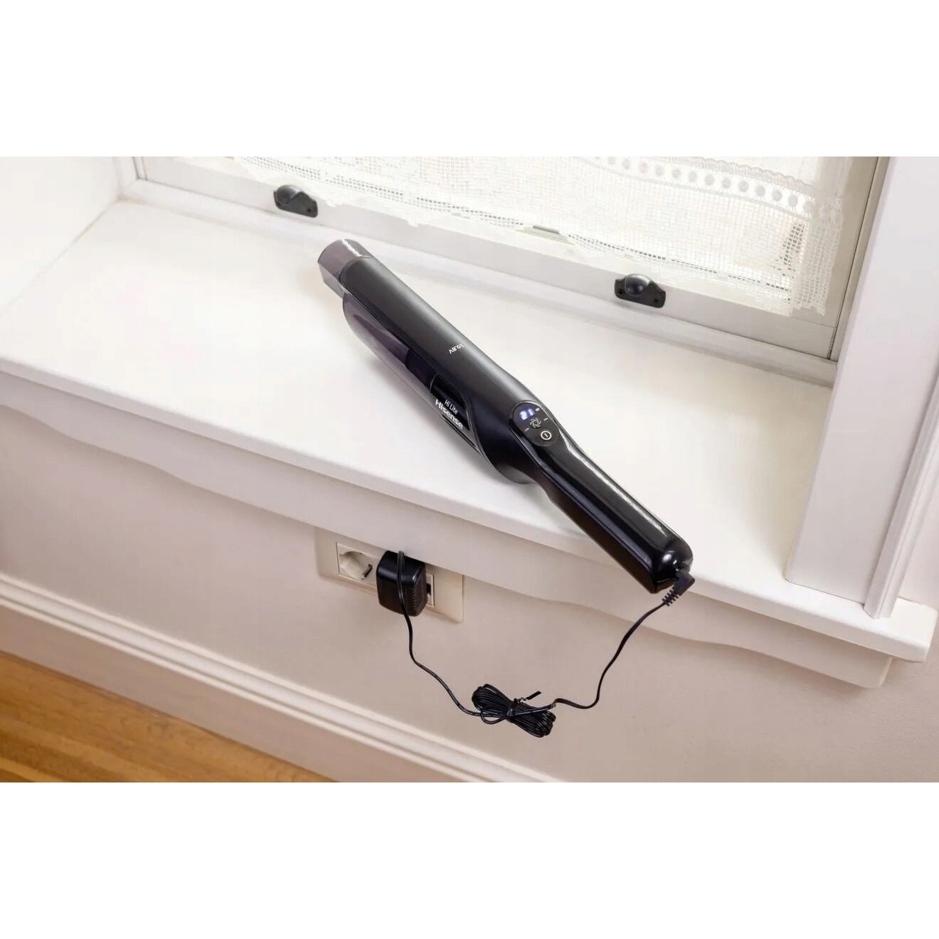 Aspirator de mana, Hisense HVC9401BK, 2 in 1, acumulator 10.8V, capacitate 0.5l, 1.2kg