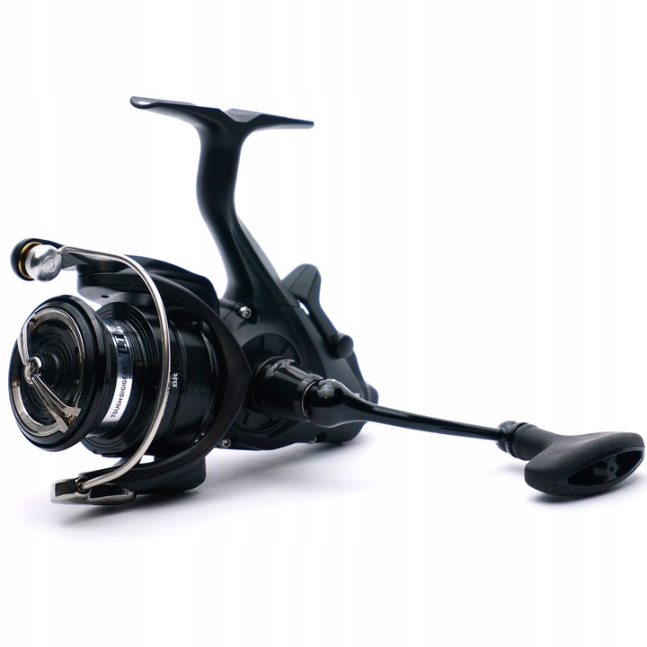 Макара Daiwa Black Widow BR LT 2500, 1 лагер, 295 г, 5.2:1, розова