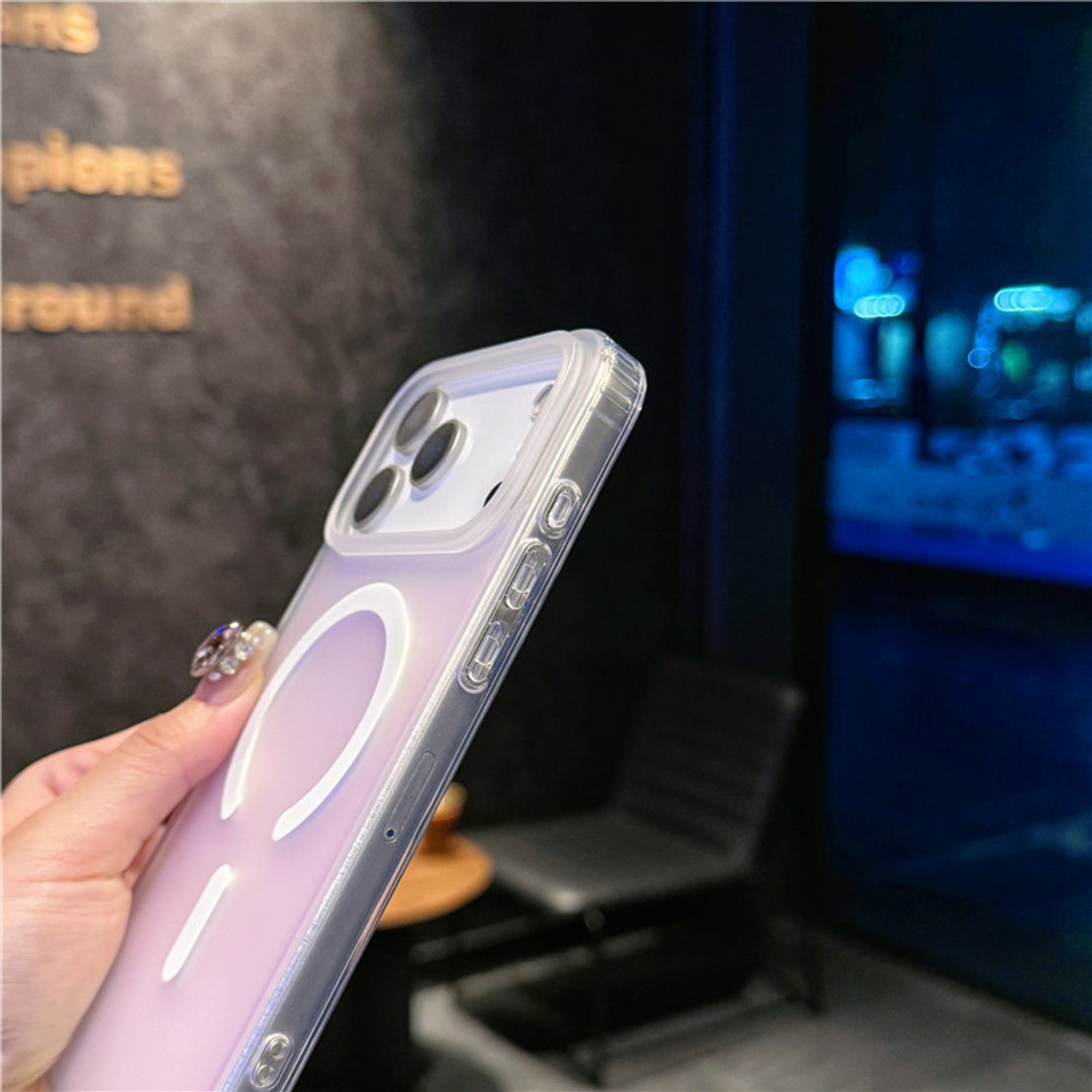 Husa pentru Apple iPhone 17 Pro Max, Magsafe, Antisoc, Schimbare Culoare din Unghiuri Diferite, Textura Mata, Multicolor/Alb