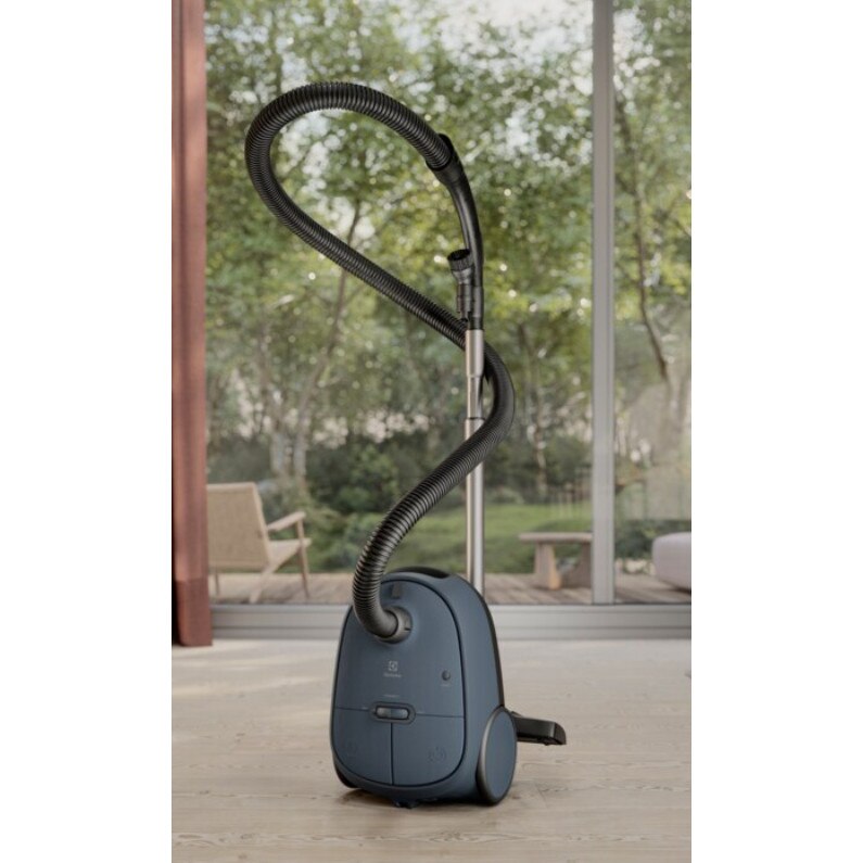 Aspirator cu sac Electrolux EB61C2DBP Linia 600, 750 W, Sac 3.5 l, S-bag, Putere ajustabila Albastru