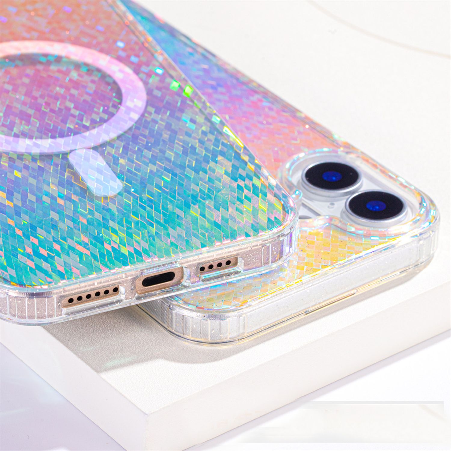 Husa Compatibila Apple iPhone 17 Pro, Suporta Incarcare Wireless, Magsafe, Rezistenta la Zgarieturi, Insertii Din Sclipici in Forma de Rombe, Multicolor
