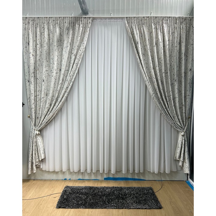 Két darabos Alicante mintás bársony függöny szett, elefántcsontszínű krémszínű, 10 cm széles redőkön kidolgozva, 2x400x260 cm