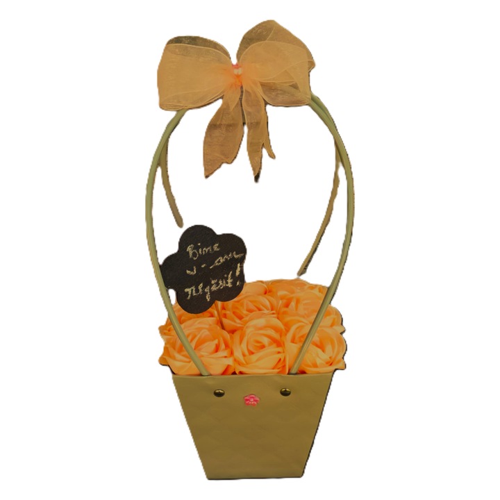 Aranjament floral, 9 trandafiri din satin, floricica din lemn cu mesaj, roz somon, 37cm
