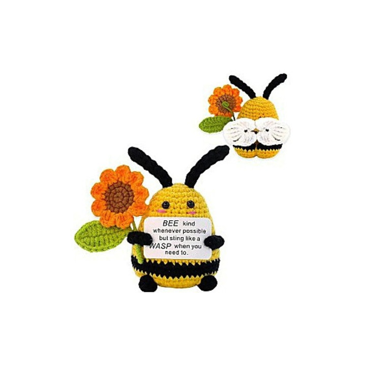 Mascota crosetata, model albina Positive Bee, mesaj motivational