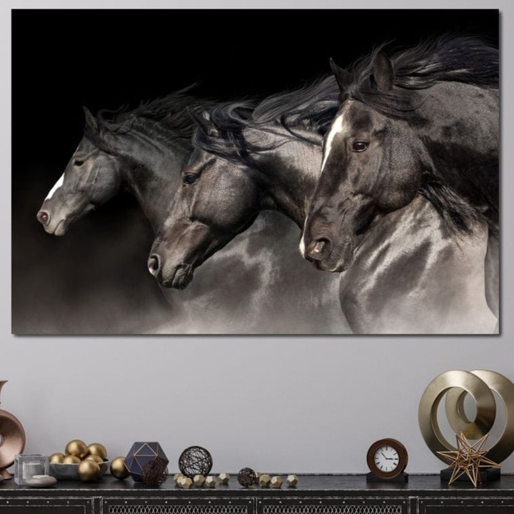 Tablou Canvas Premium, LuxCanva® M1345, Tropotul Furtunii, 80 X 120 CM, Panza Bumbac 100% 400g/m2, Sasiu Lemn, Cai, Animale, Galop, Viteza, Salbaticie, Grup, Armonie, Intunecat, Libertate, Birou, Living, Camera Copil