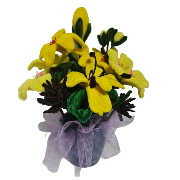 Aranjament floral multicolor, handmade din sarma plusata, ideal pentru decorarea casei sau biroului