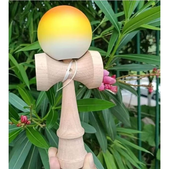 Jucarie Interactiva Kendama, ZUBI HOME, din Lemn, 18 cm, Joc de Indemanare pentru Copii si Adulti, Portocaliu/Galben/Alb