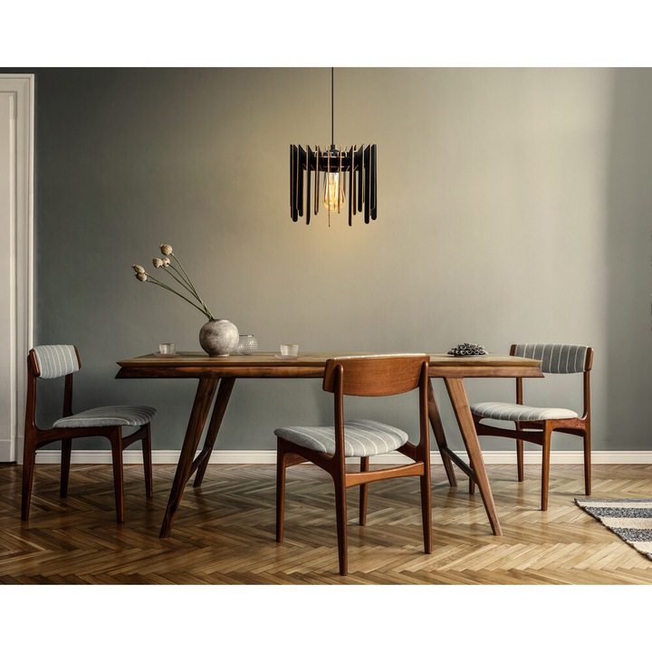 Candelabru elegant în zig-zag, corp din MDF negru, lungime soclu 20 cm, diametru 23 cm, cablu reglabil, înălțime 55 cm, soclu E27, design scandinav