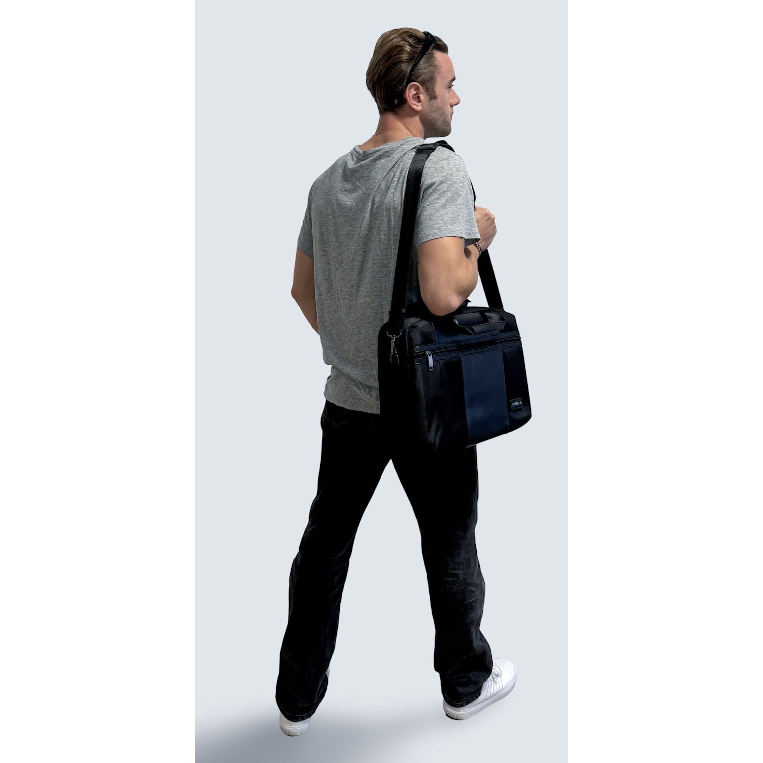 Geanta laptop MYBALO Lugano, 14", deschidere 180°, impermeabila, neagra, 19 l