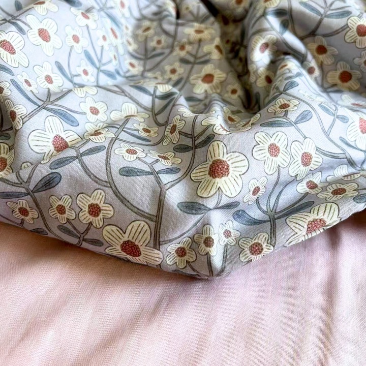 Set Lenjerie din Bumbac Gaze Respirant - Dimensiune Single, 100% bumbac gaze natural，Fata de plapuma: 155 × 215 cm，Gri-violet cu motive florale