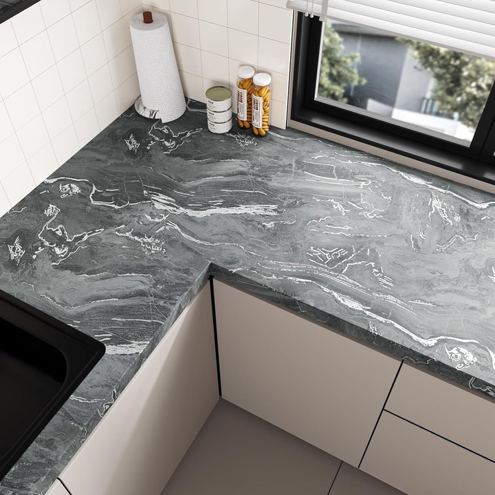Tapet autoadeziv din PVC, aspect marmura gri, rezistent la apa si la ulei, adeziv puternic, usor de montat, pentru blaturi bucatarie, baie, pereti, 40 x 200 cm, nuante de argintiu