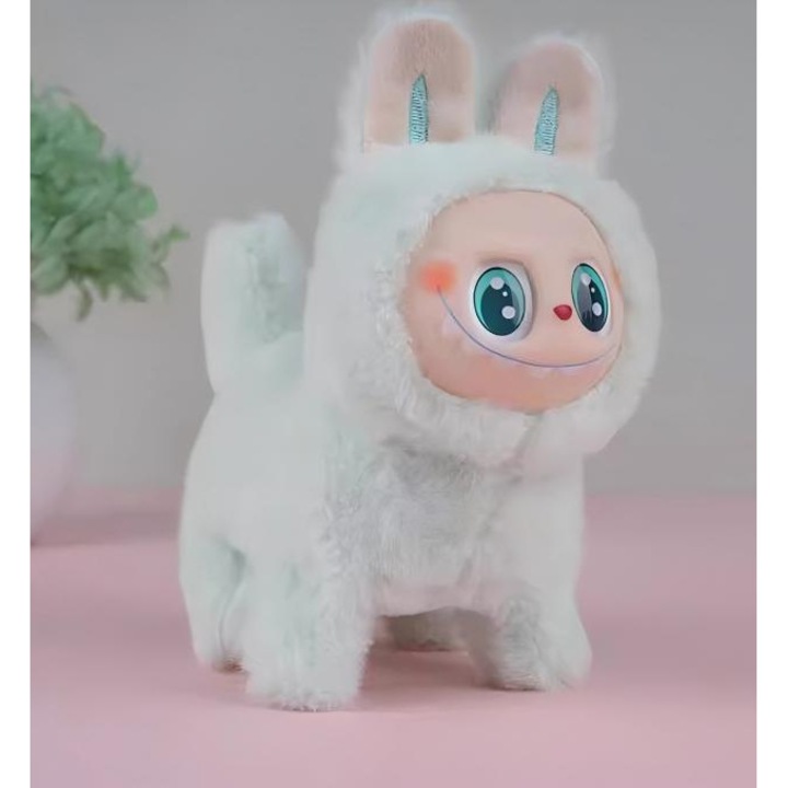 Labubu elektromos interaktív játék zenével, plüss, sétál, világító arc és csóváló farok, 16 cm, világoskék szőr