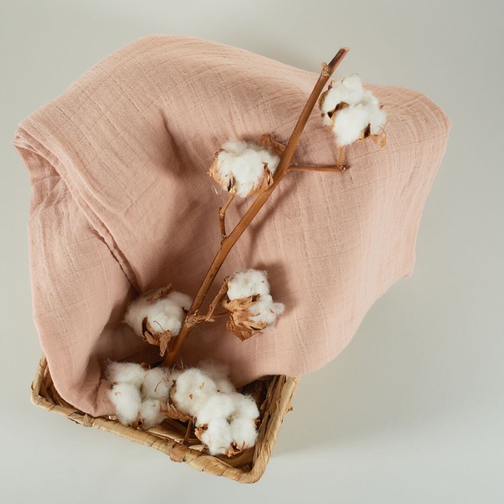 Muselina multifunctionala din bumbac 100% organic, HUG.me, Sandy Rose, x1 bucata, 120 x 120 cm, certificata GOTS, Onino