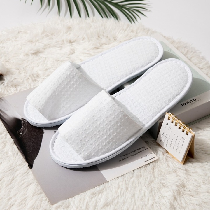 Хотелски и СПА чехли, изработени от памук, подплатени с вата и 8 мм гумена подметка, за еднократна употреба SPA ELLITE, бели