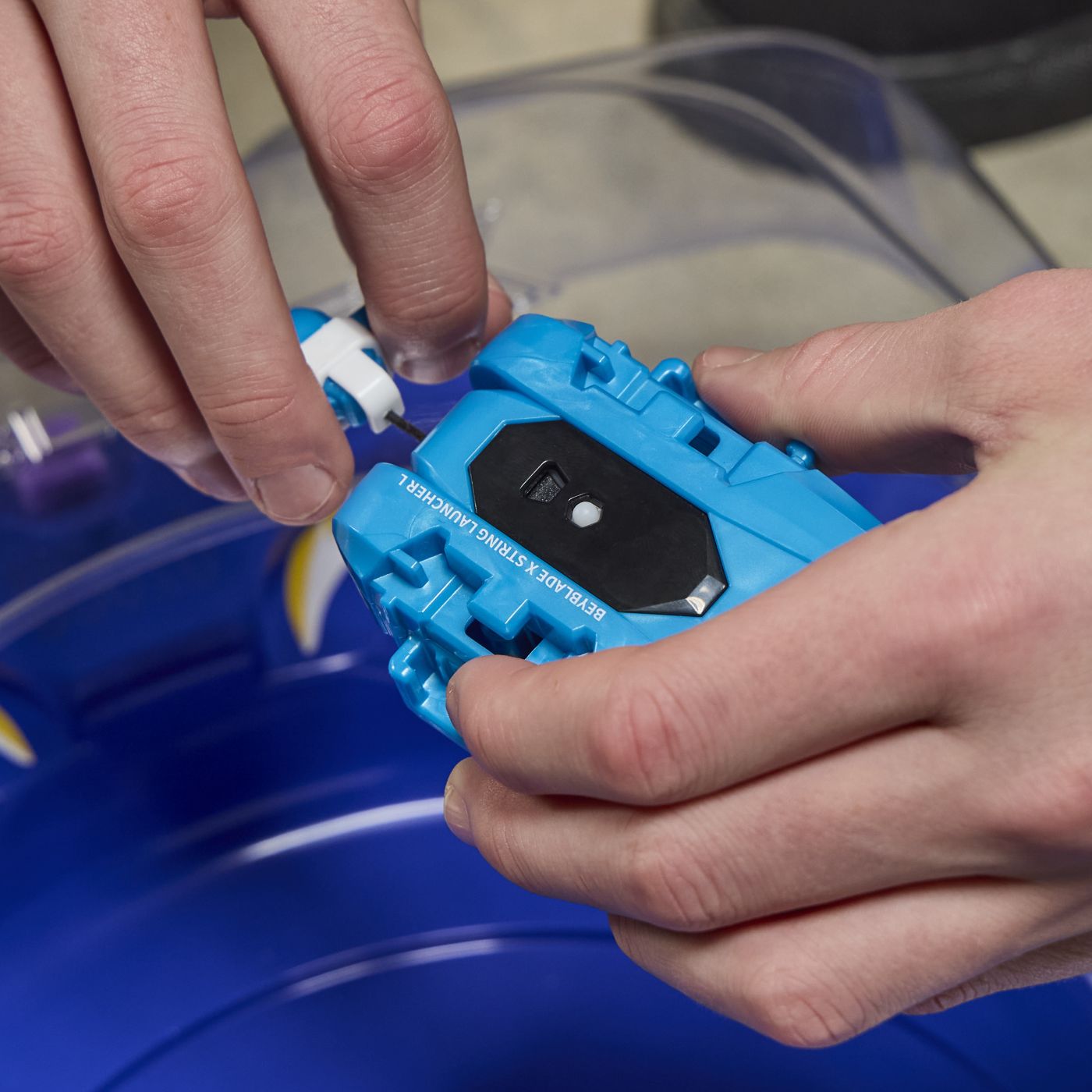 Jucarie Beyblade X Sinister Spins - Cobalt Dragoon 2-60C, cu